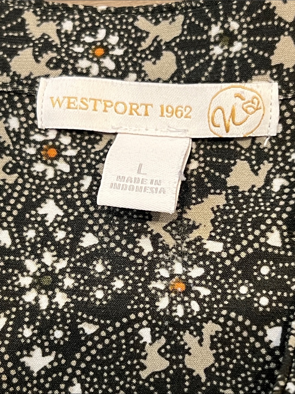 Westport 1962 Black Floral Blouse with V Neck and Buttons Size Large - Picture 6 of 10